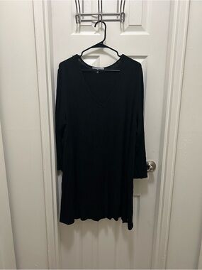 Everyday Black V-Neck Long Sleeve Tunic Dress